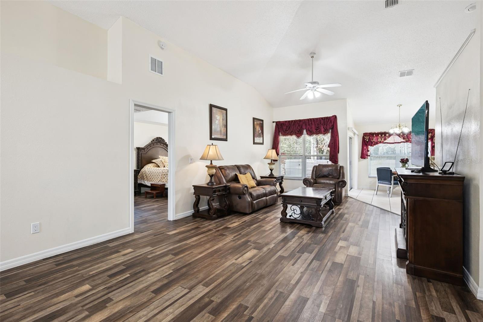 Image 3 of 20 For 313 Crisan Court