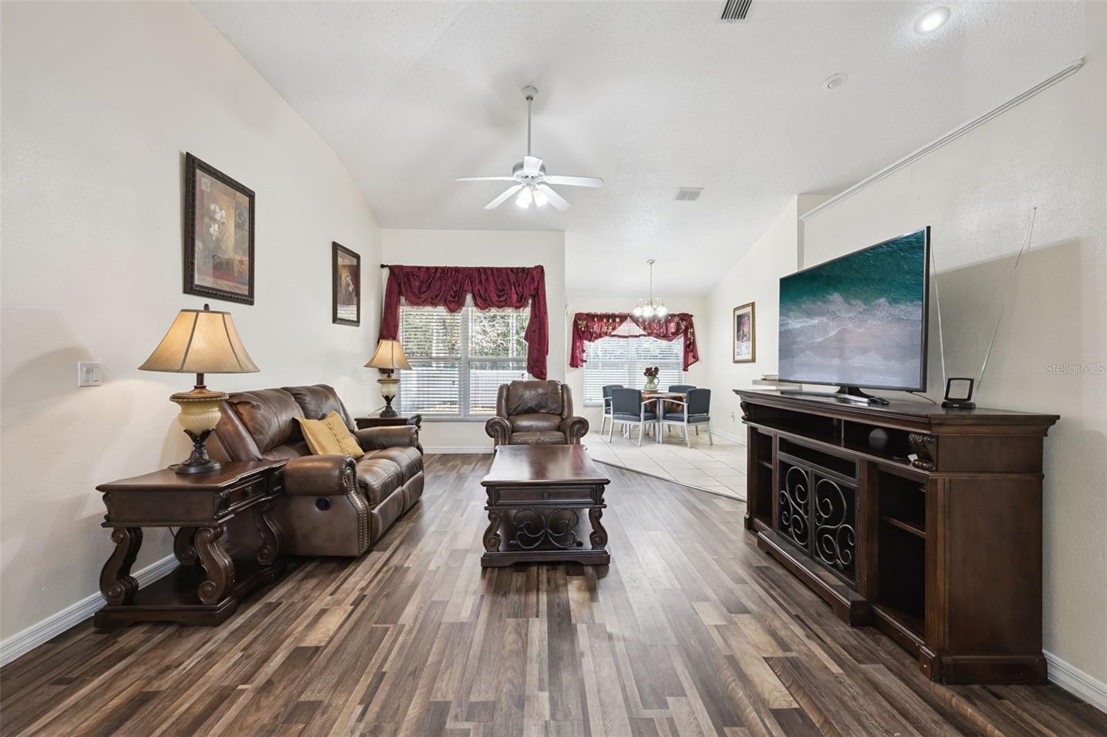 Image 4 of 20 For 313 Crisan Court