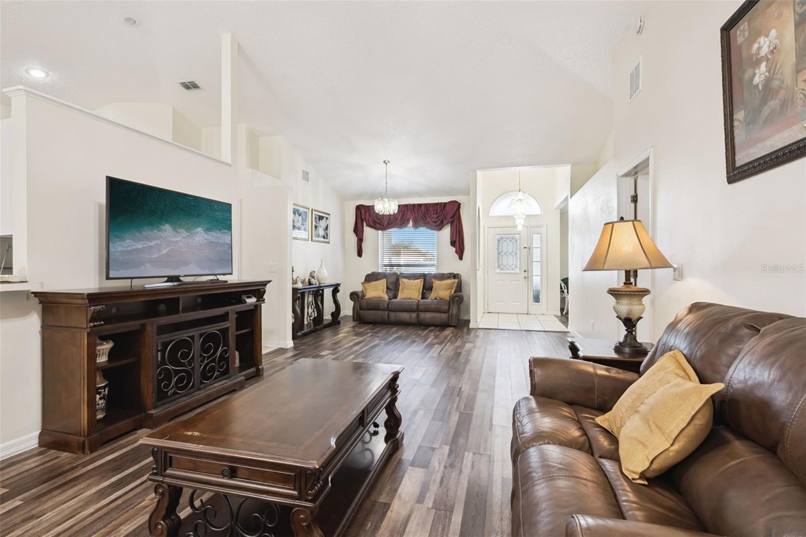 Image 5 of 20 For 313 Crisan Court