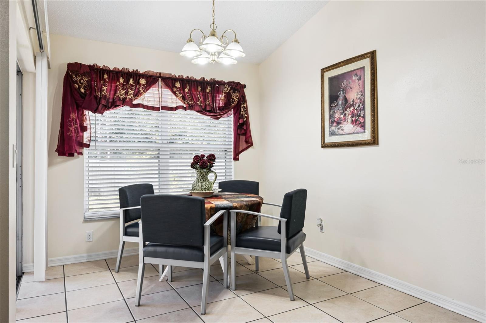 Image 8 of 20 For 313 Crisan Court