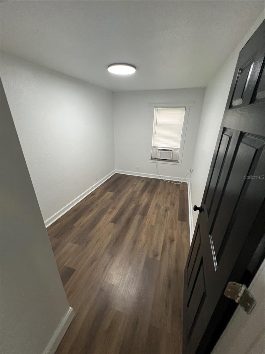 Image 11 of 20 For 5195 Countryside Court