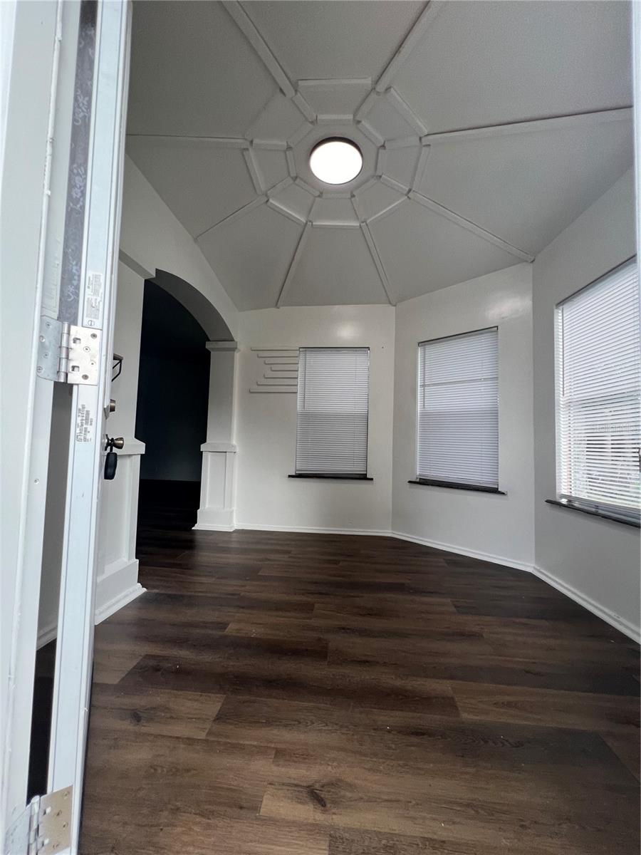 Image 3 of 20 For 5195 Countryside Court