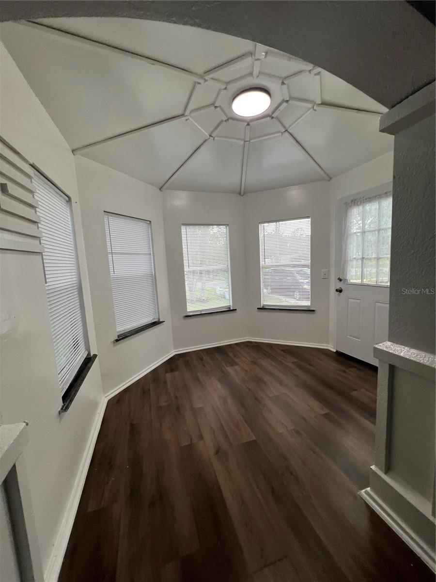 Image 5 of 20 For 5195 Countryside Court