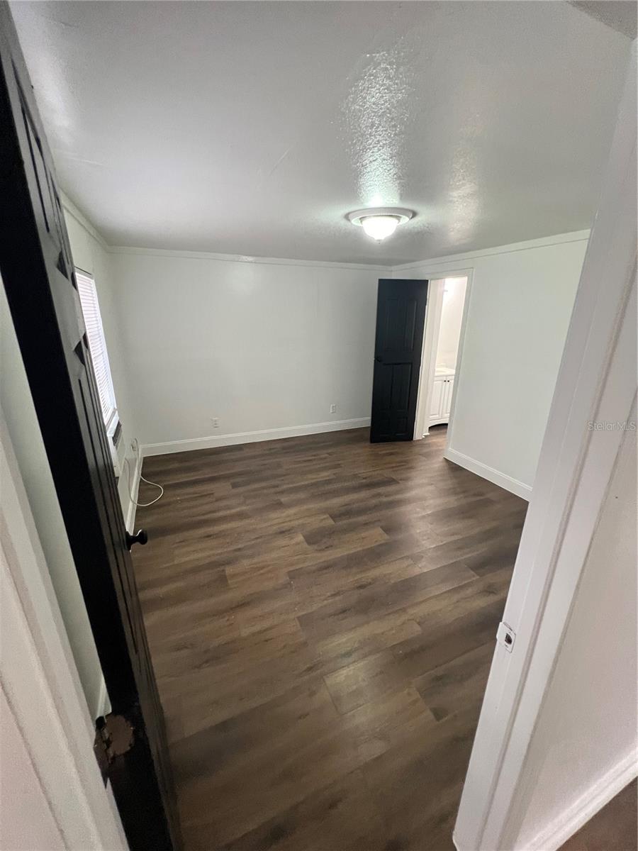 Image 6 of 20 For 5195 Countryside Court