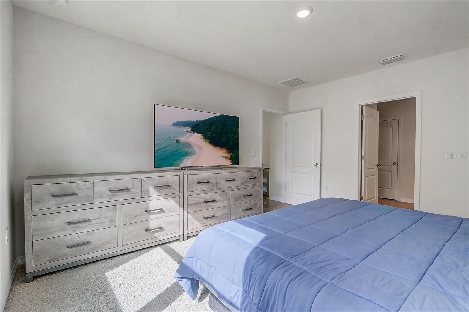 Image 13 of 33 For 2761 Summerfield Street