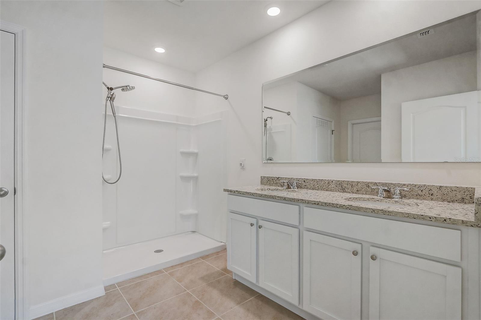 Image 14 of 33 For 2761 Summerfield Street