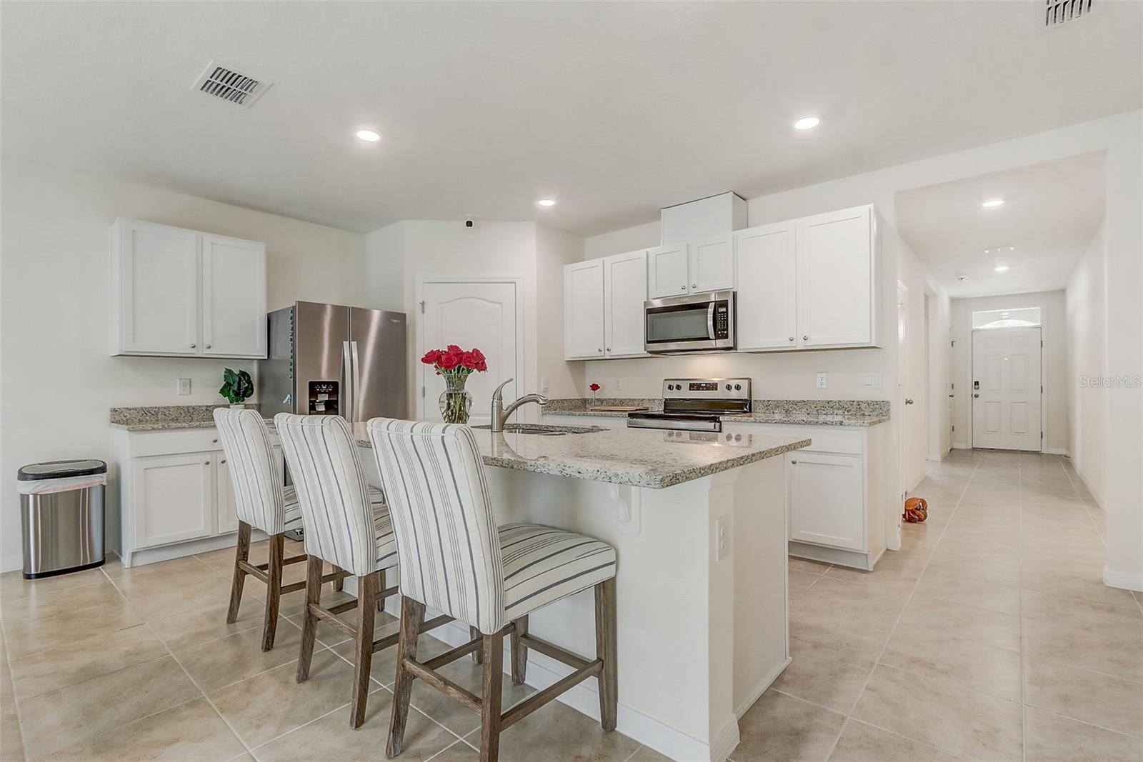 Image 4 of 33 For 2761 Summerfield Street