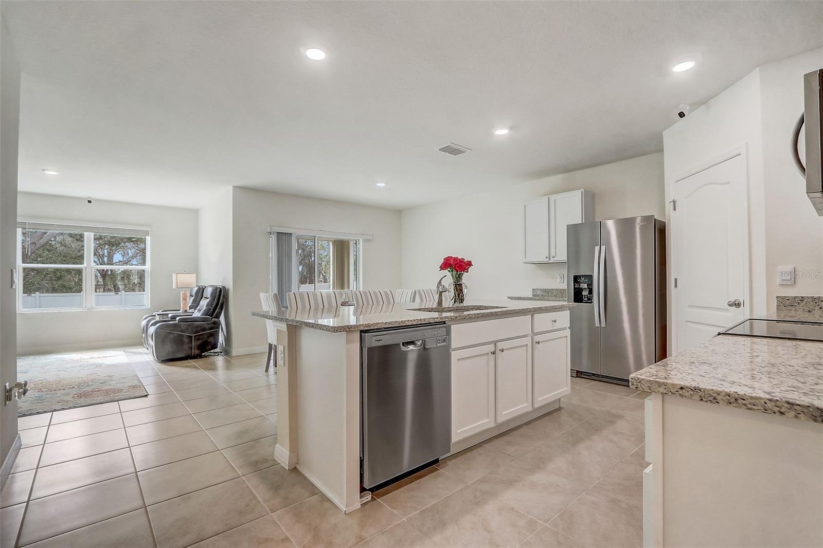 Image 5 of 33 For 2761 Summerfield Street