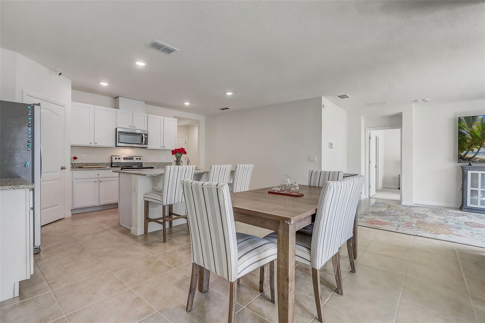 Image 8 of 33 For 2761 Summerfield Street