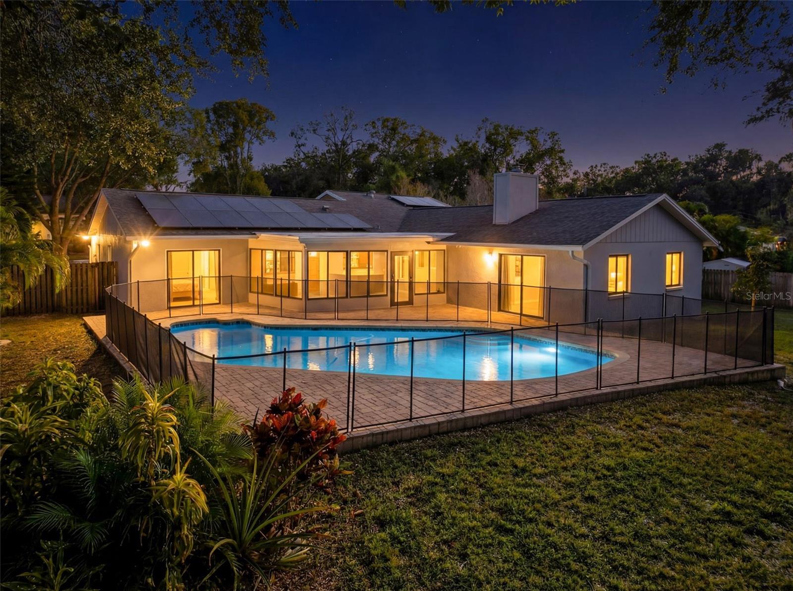 Image 2 of 62 For 915 Woodleaf Way