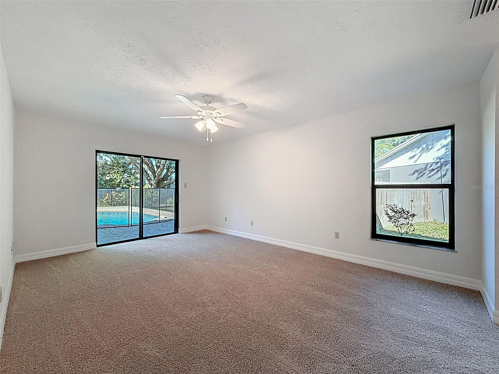 Image 23 of 62 For 915 Woodleaf Way