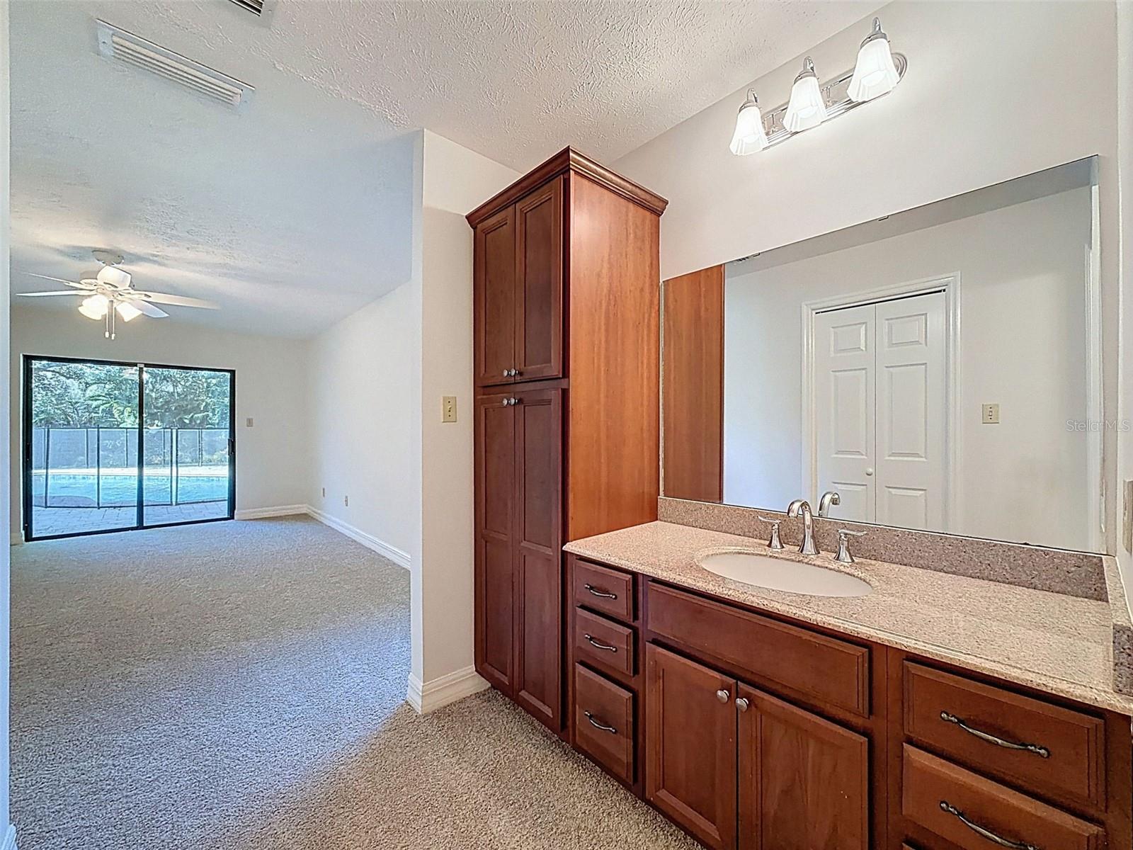 Image 28 of 62 For 915 Woodleaf Way