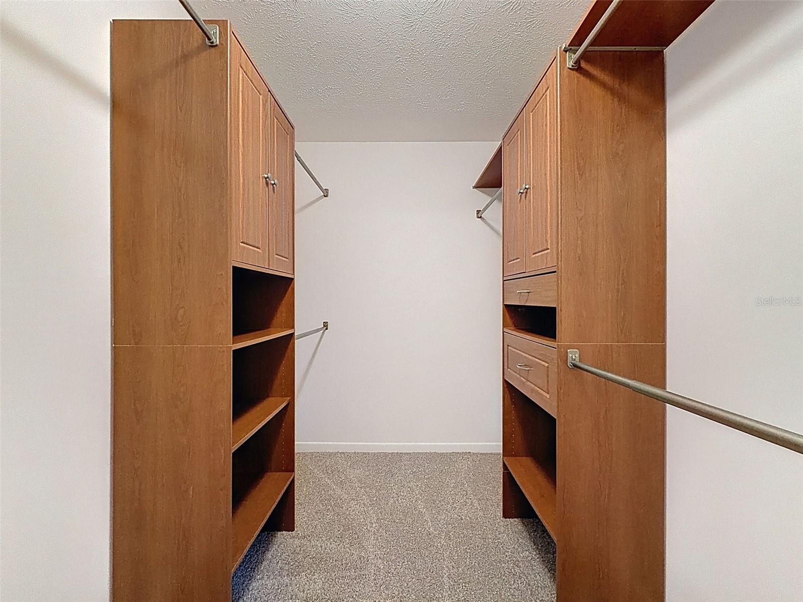 Image 30 of 62 For 915 Woodleaf Way