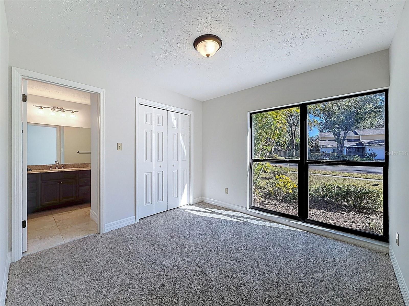 Image 33 of 62 For 915 Woodleaf Way