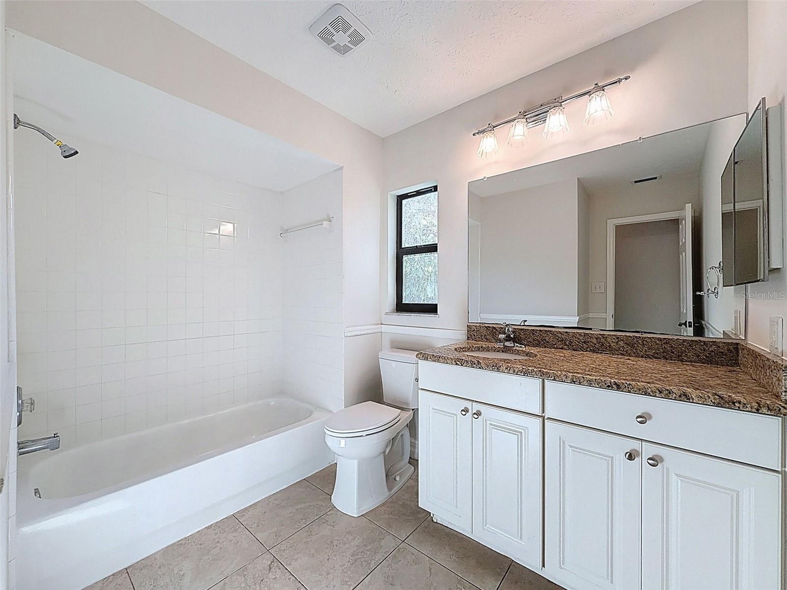 Image 35 of 62 For 915 Woodleaf Way