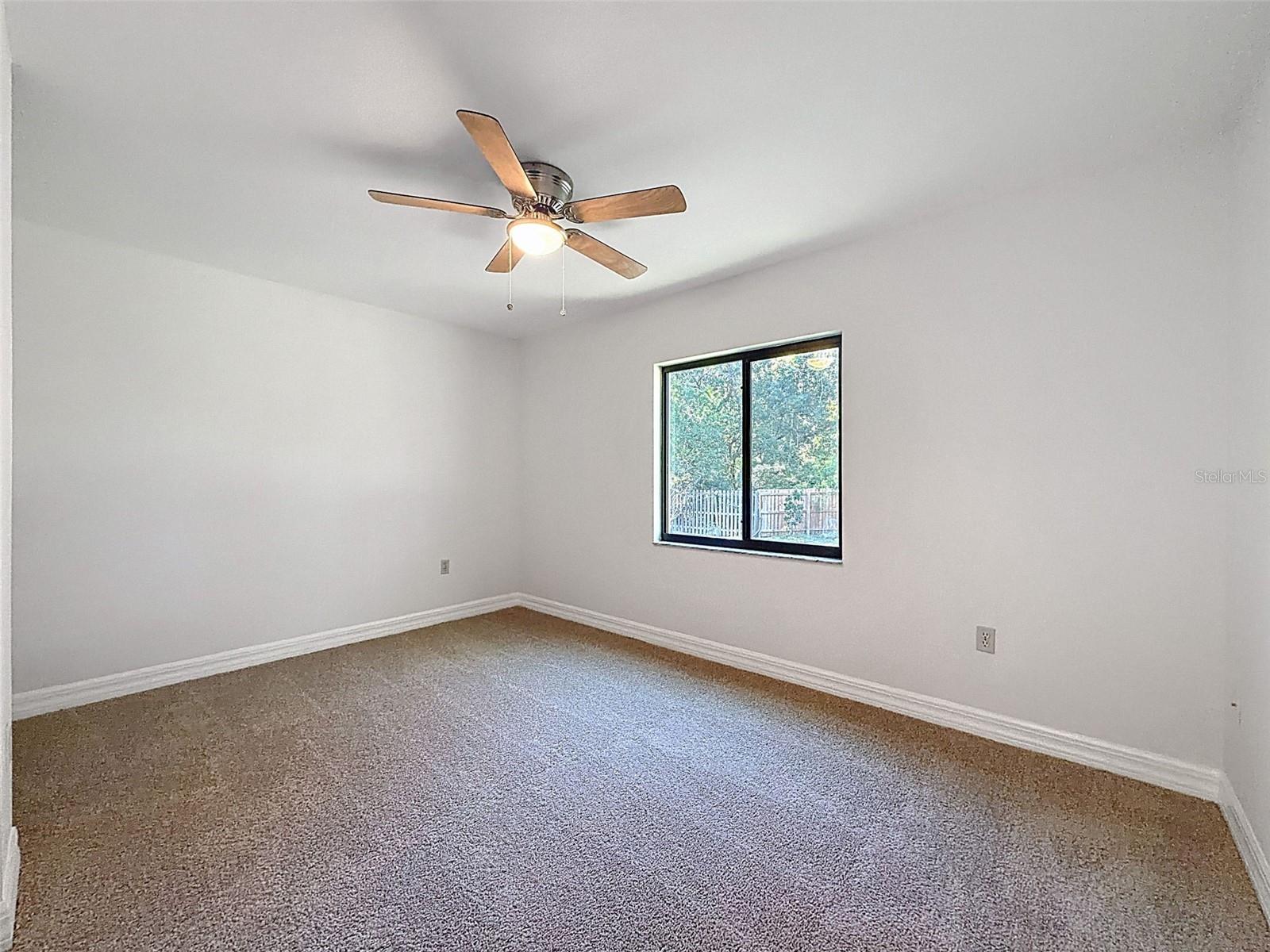 Image 36 of 62 For 915 Woodleaf Way