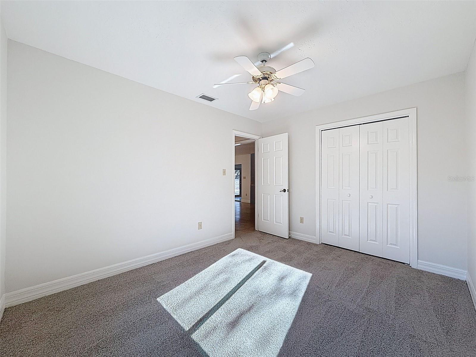 Image 39 of 62 For 915 Woodleaf Way