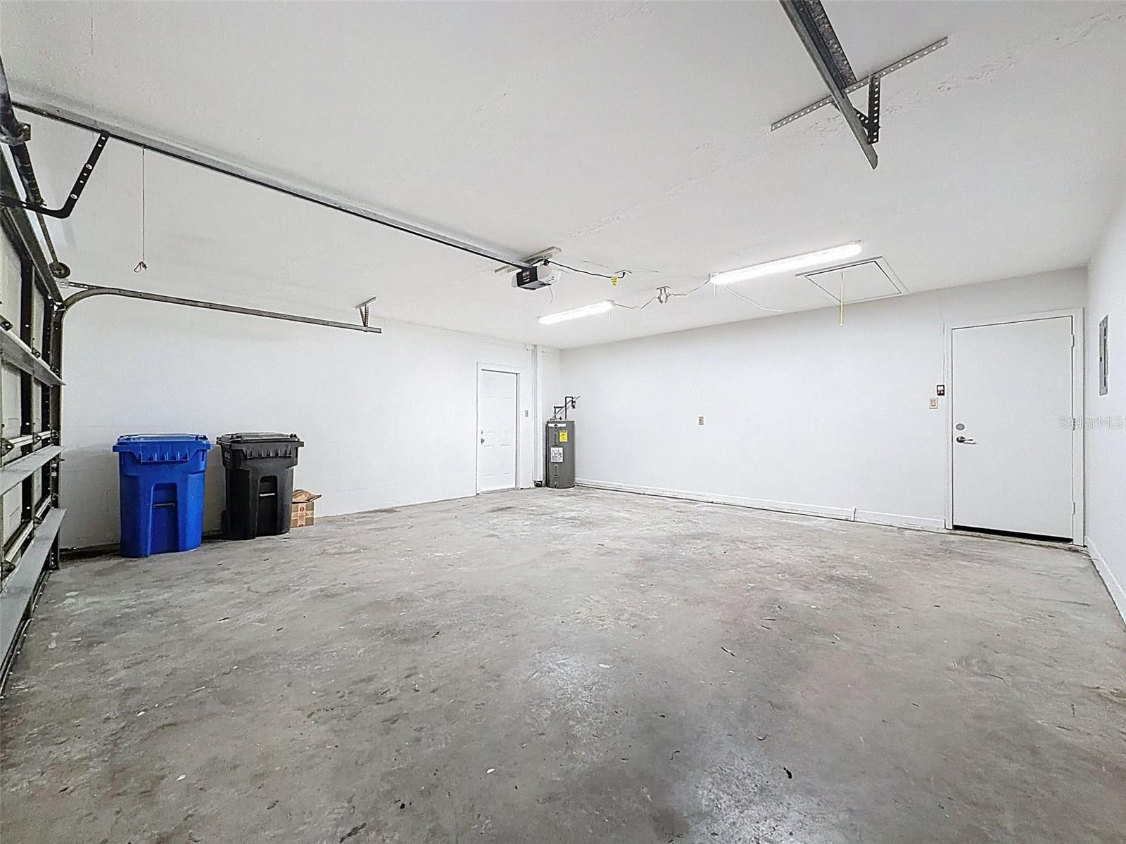 Image 47 of 62 For 915 Woodleaf Way