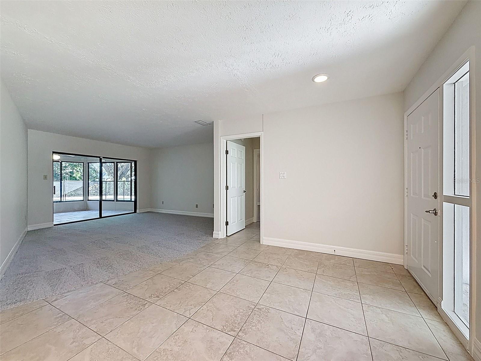 Image 8 of 62 For 915 Woodleaf Way