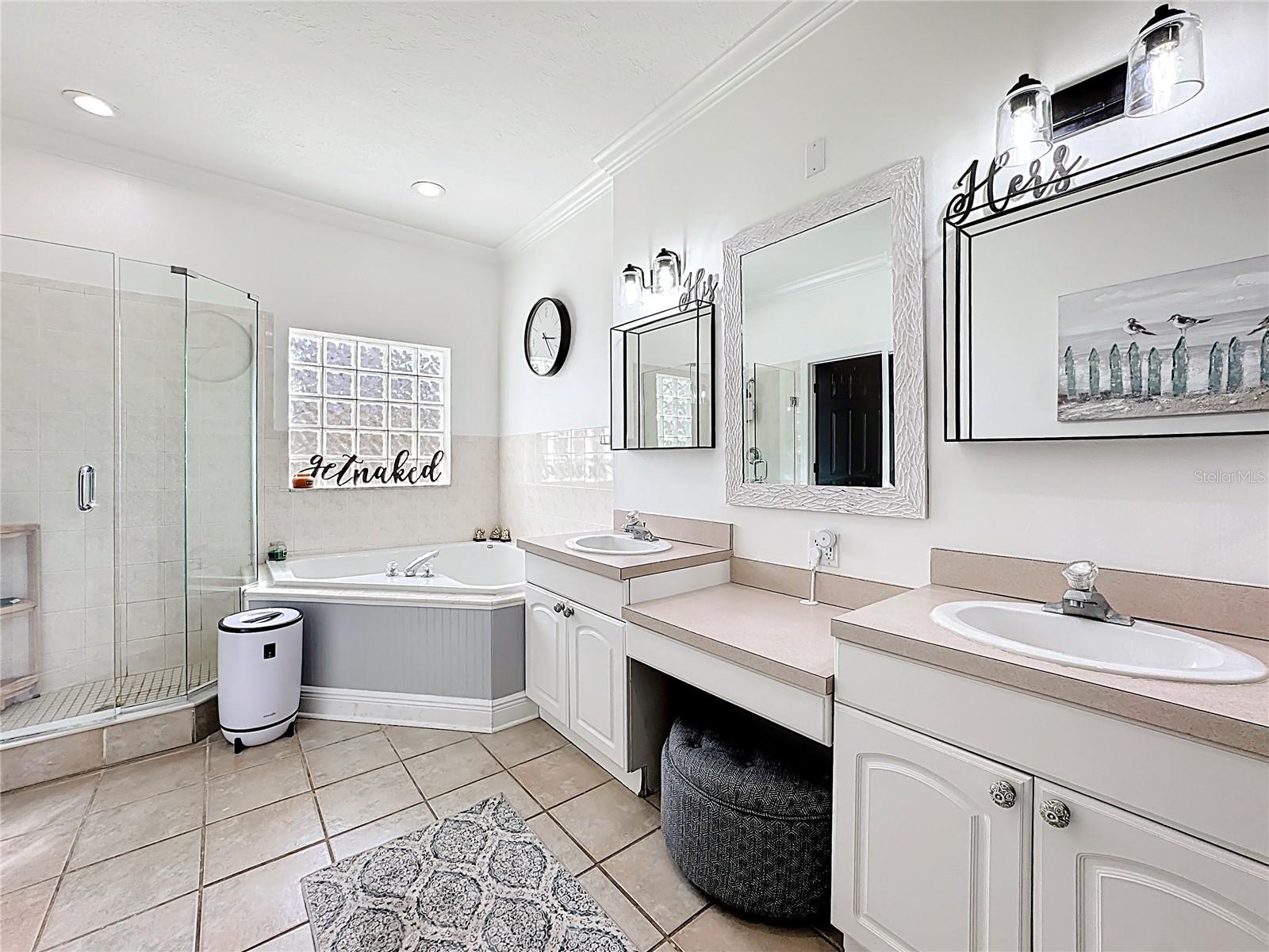 Image 15 of 59 For 3601 Neptune Drive