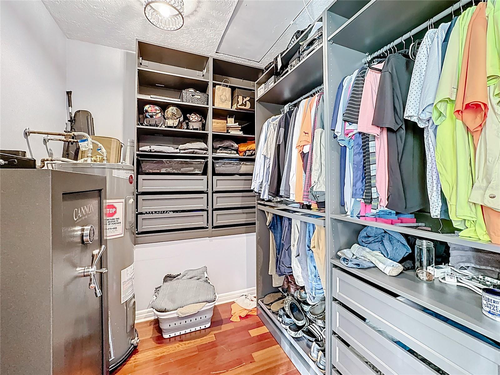 Image 16 of 59 For 3601 Neptune Drive