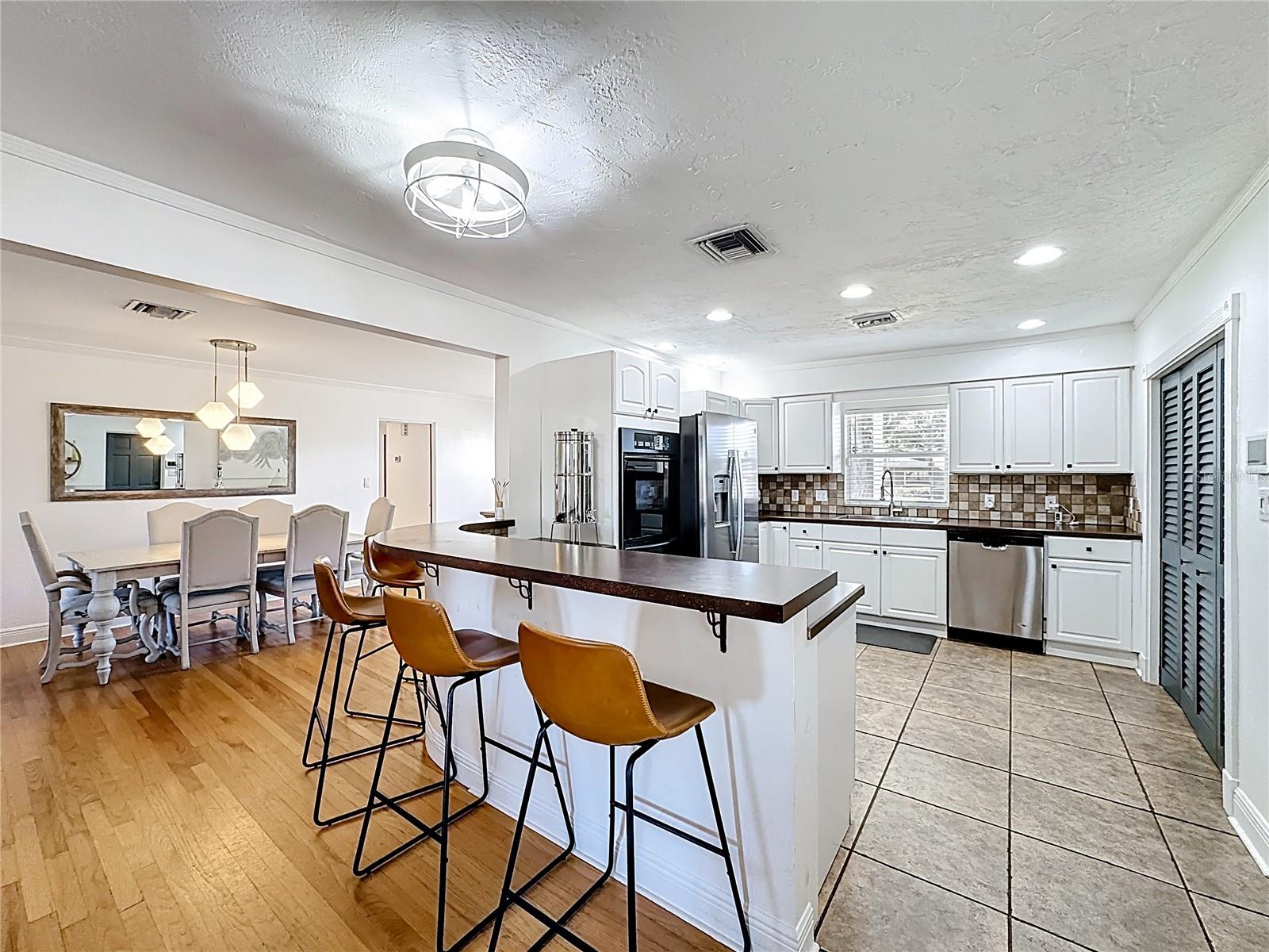 Image 19 of 59 For 3601 Neptune Drive