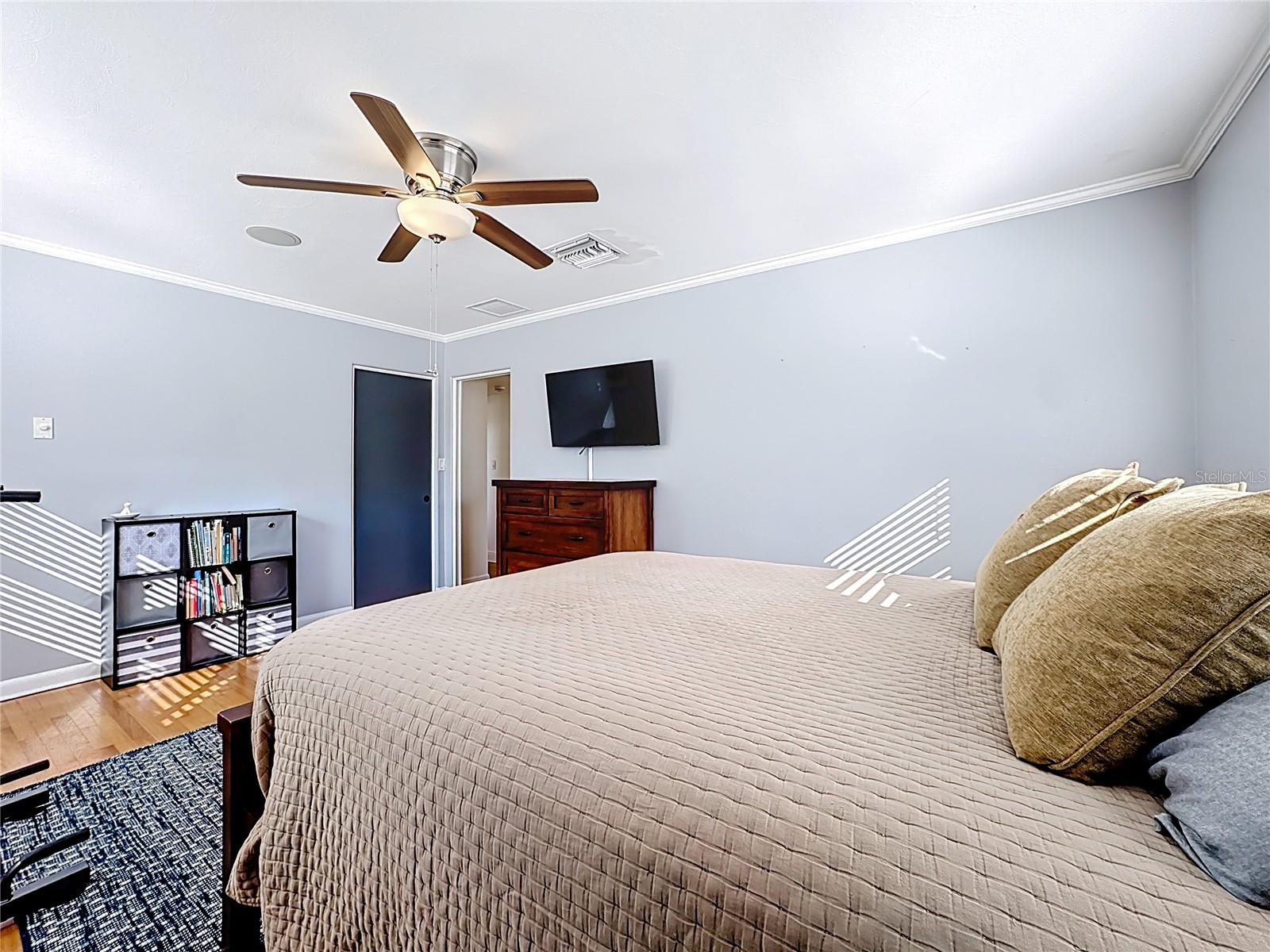 Image 37 of 59 For 3601 Neptune Drive