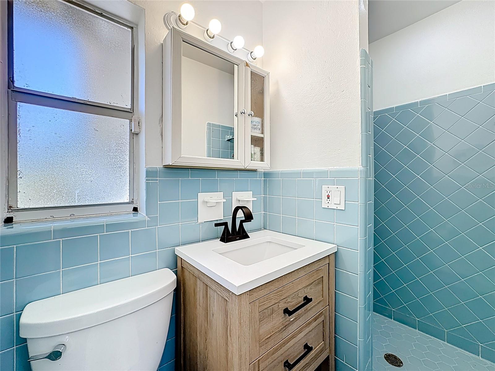 Image 38 of 59 For 3601 Neptune Drive