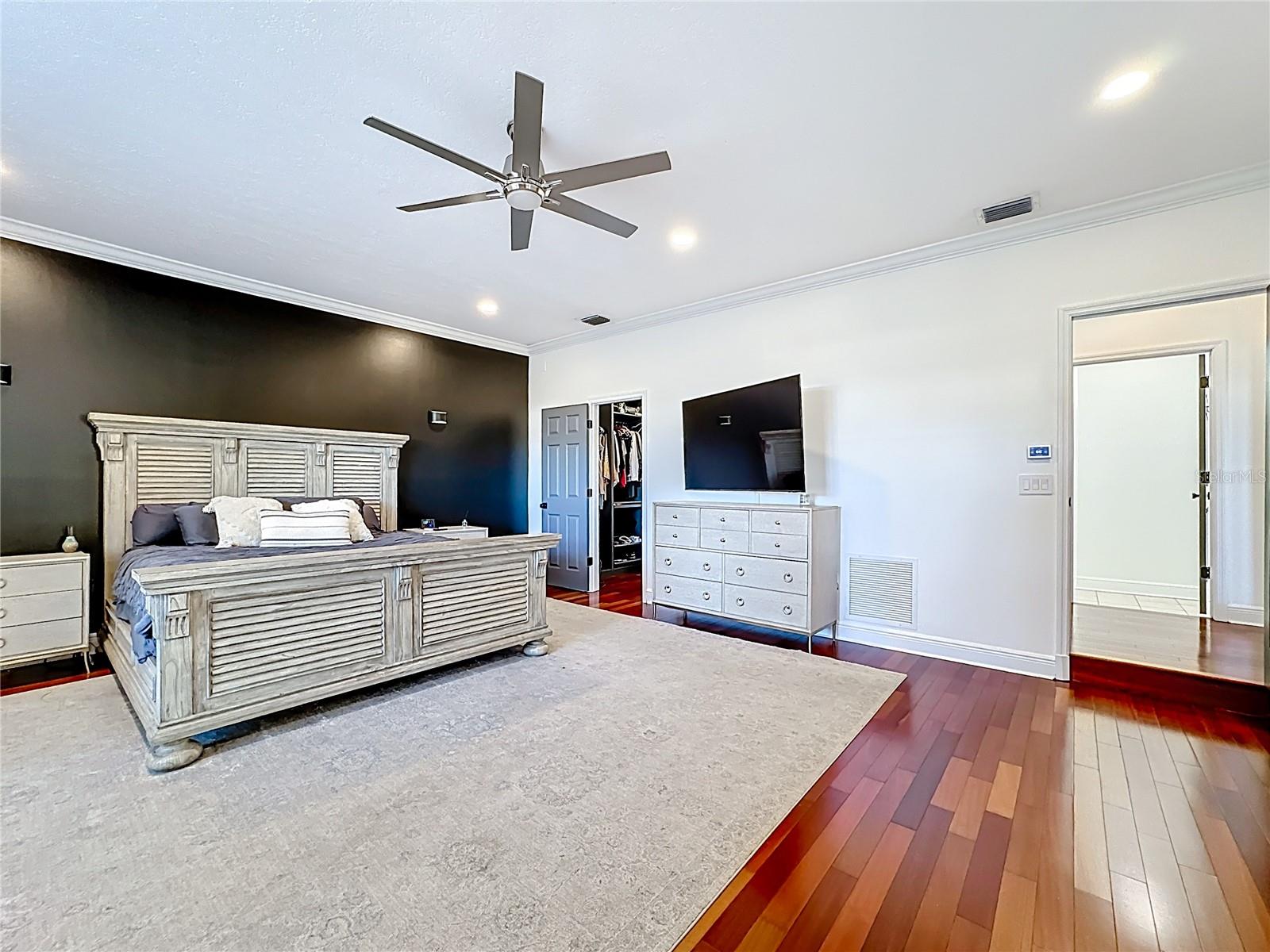 Image 40 of 59 For 3601 Neptune Drive