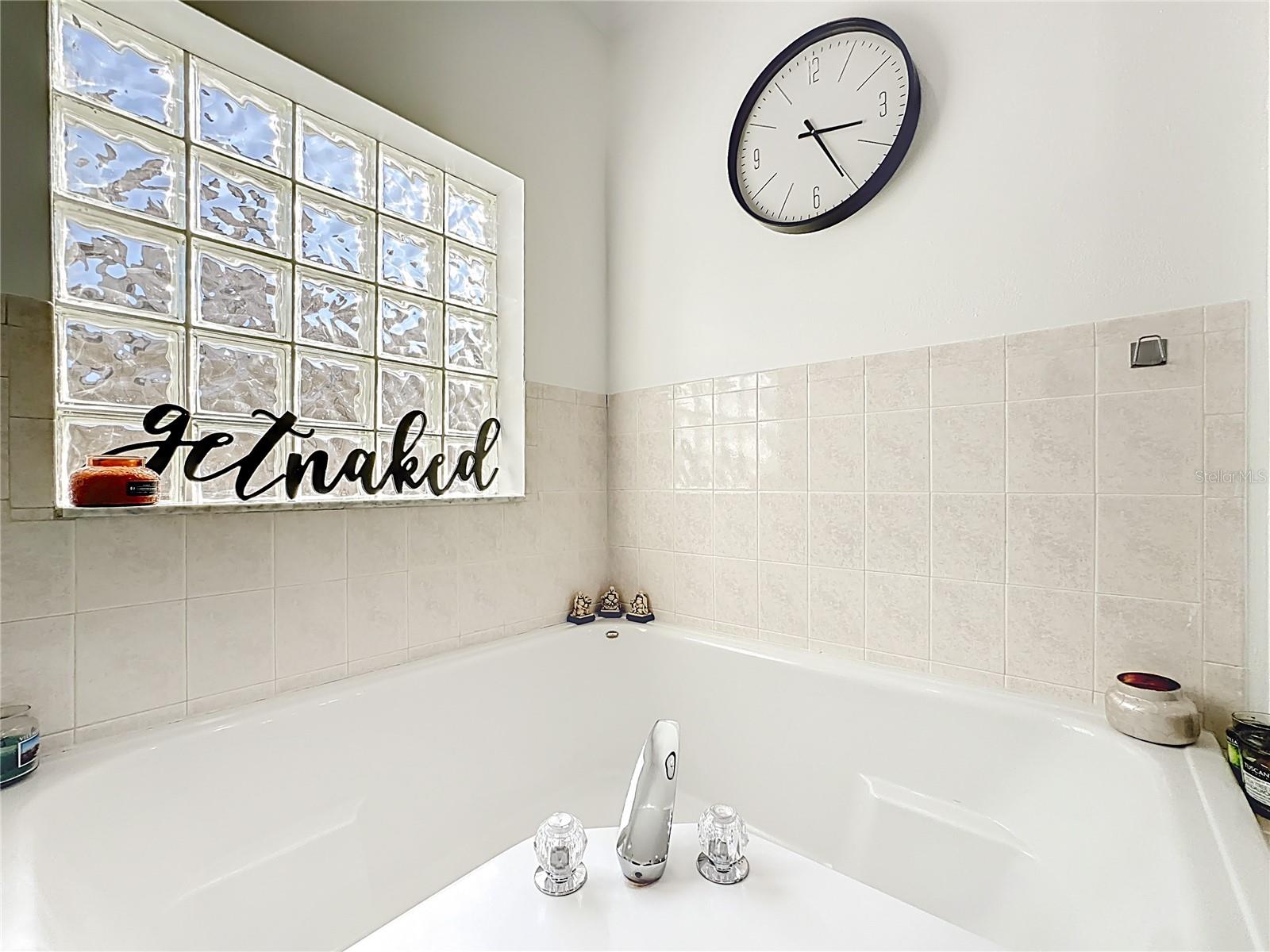 Image 43 of 59 For 3601 Neptune Drive