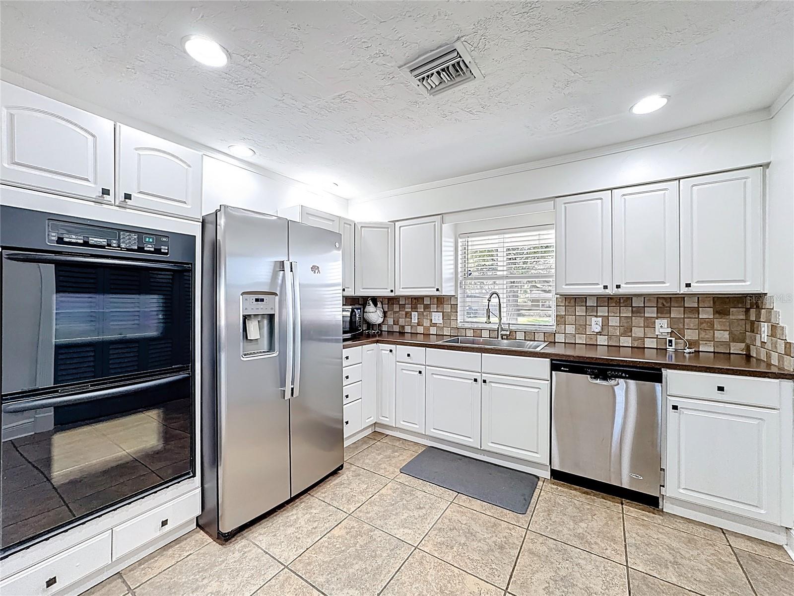 Image 7 of 59 For 3601 Neptune Drive