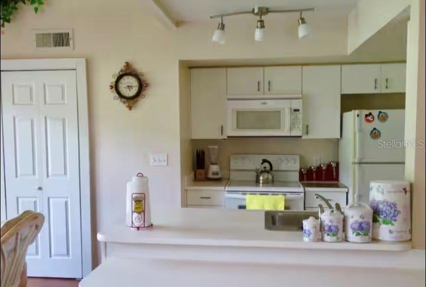 Image 7 of 15 For 3161 Tamarind Circle