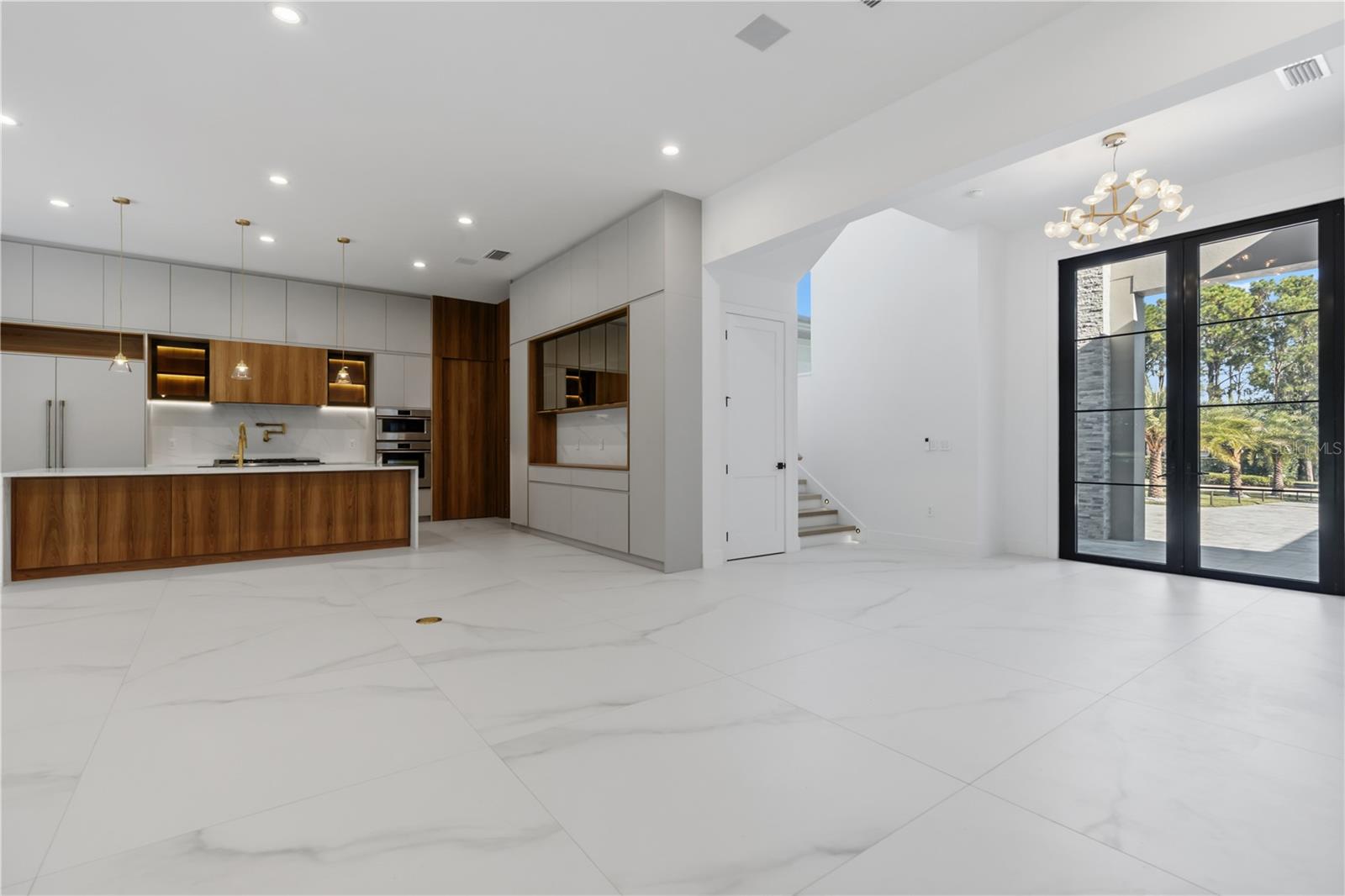 Image 10 of 95 For 15548 Pendio Drive