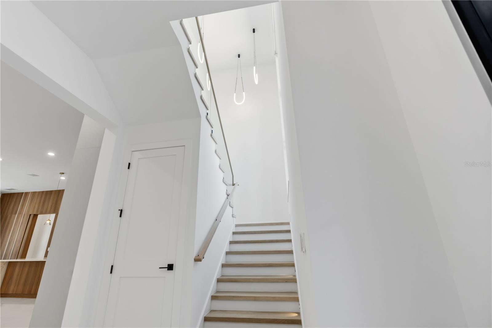 Image 11 of 95 For 15548 Pendio Drive