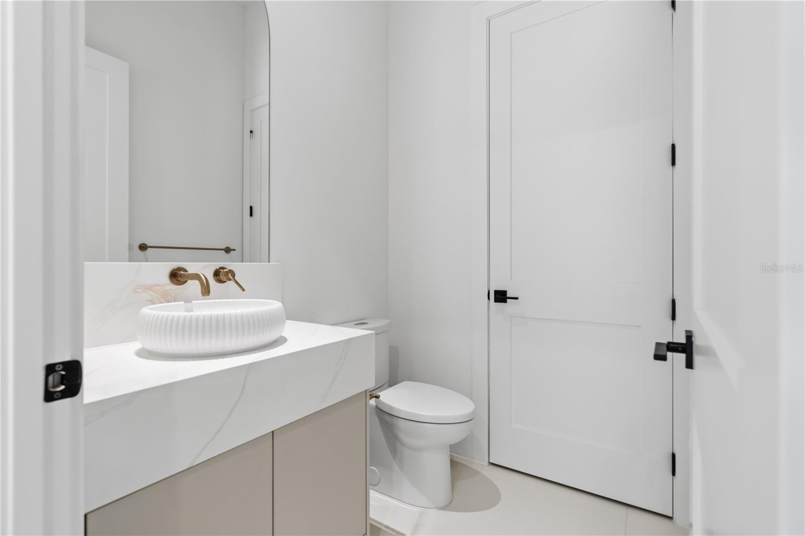 Image 22 of 95 For 15548 Pendio Drive