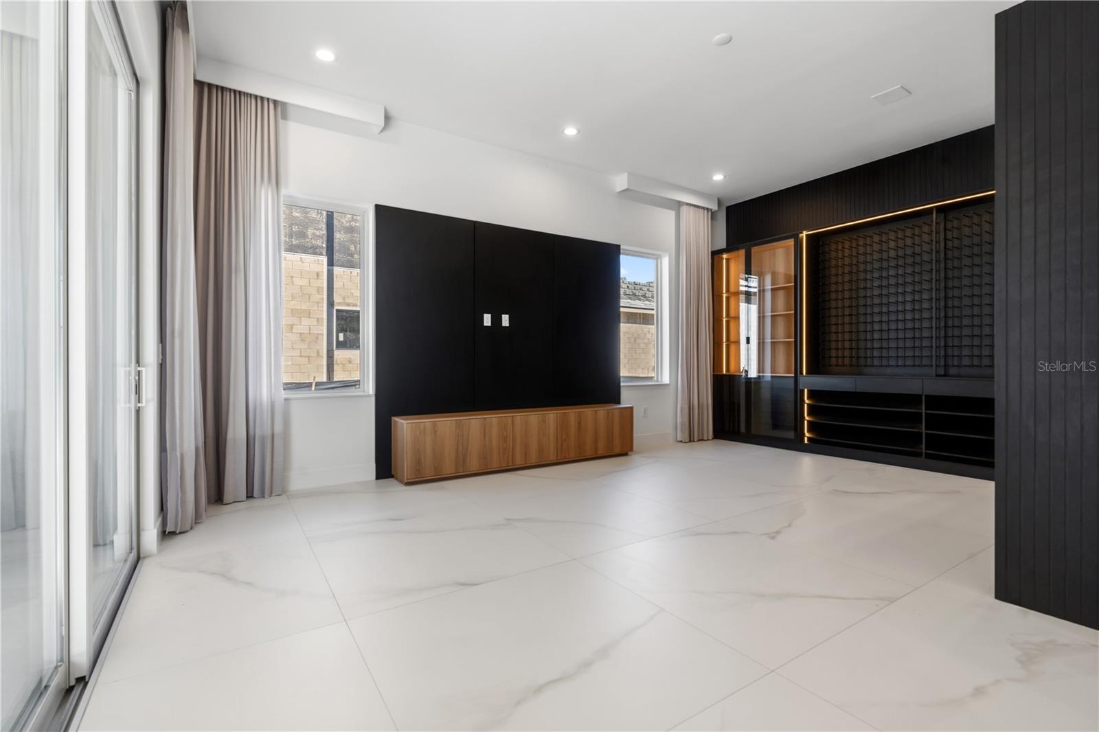 Image 23 of 95 For 15548 Pendio Drive