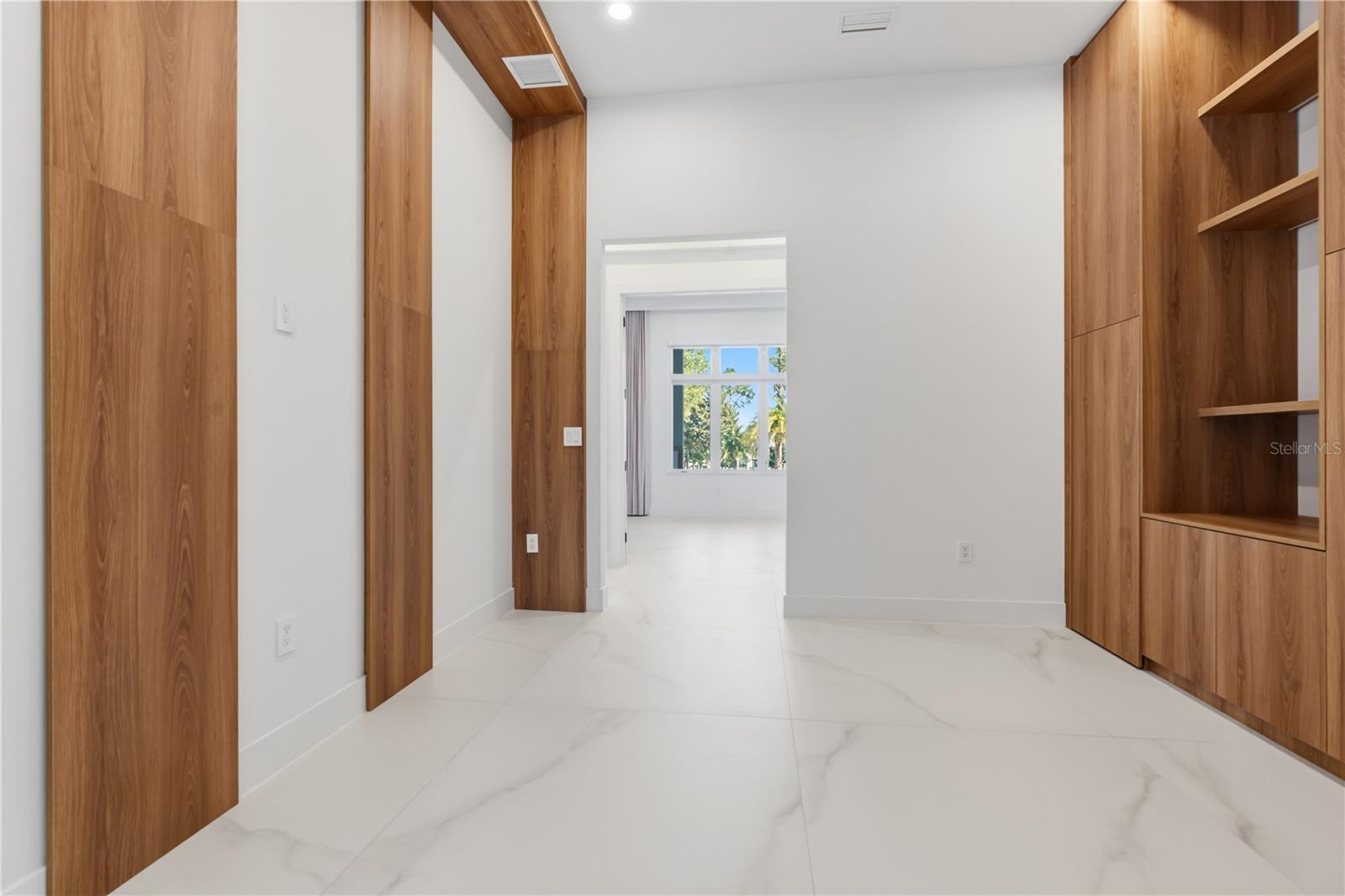 Image 27 of 95 For 15548 Pendio Drive