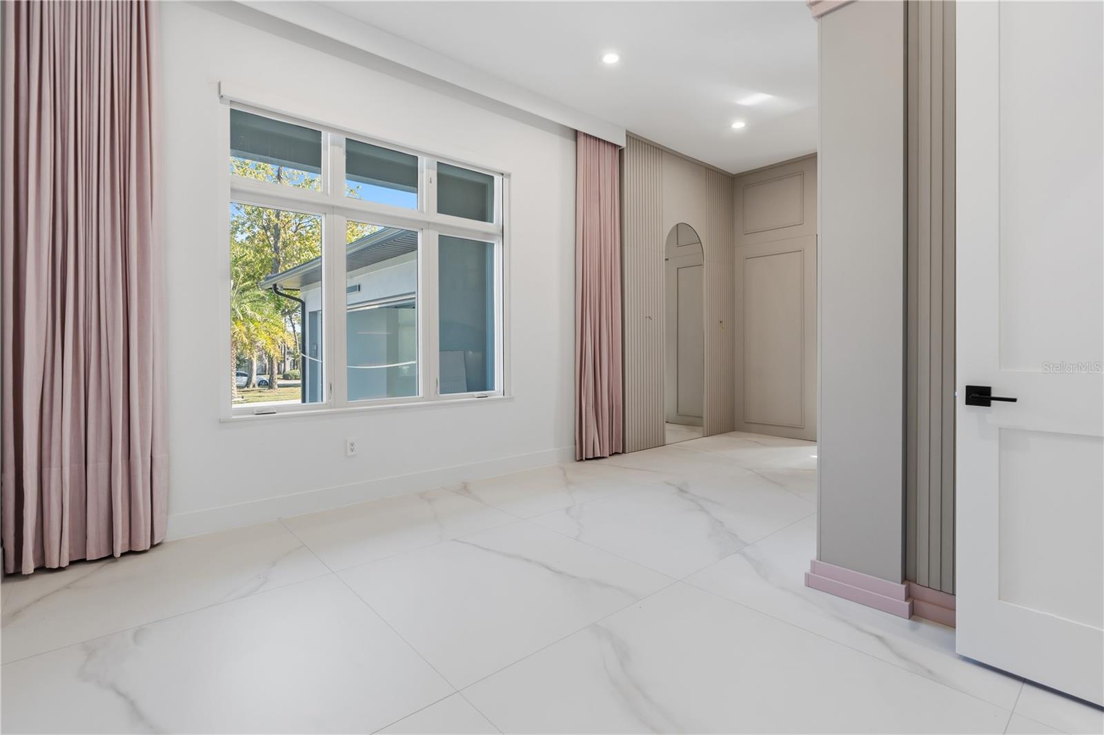 Image 28 of 95 For 15548 Pendio Drive