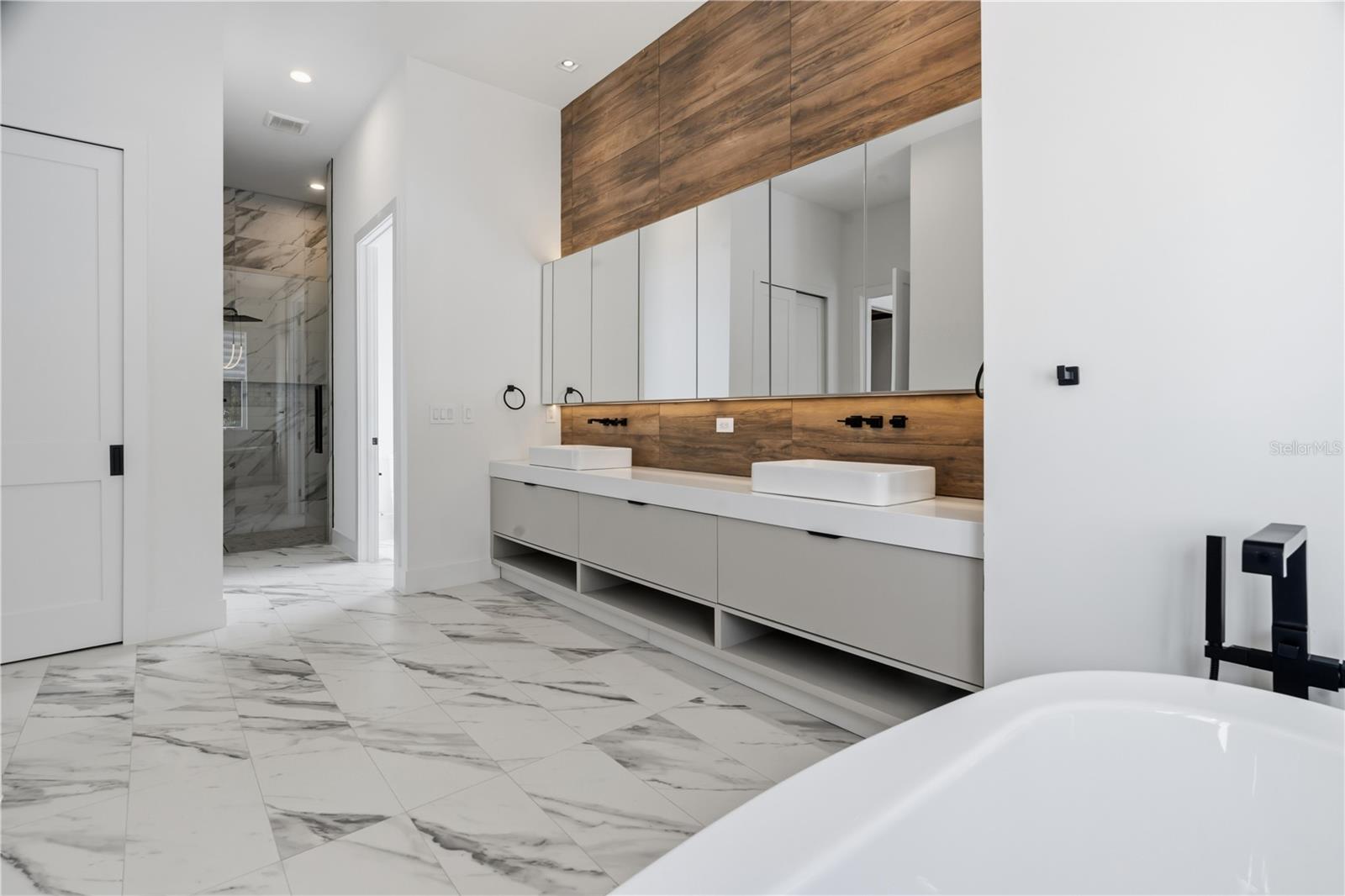 Image 40 of 95 For 15548 Pendio Drive