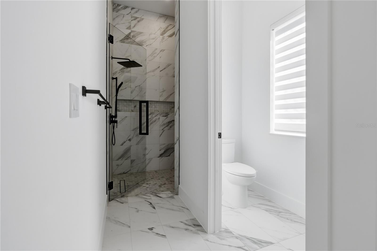 Image 42 of 95 For 15548 Pendio Drive