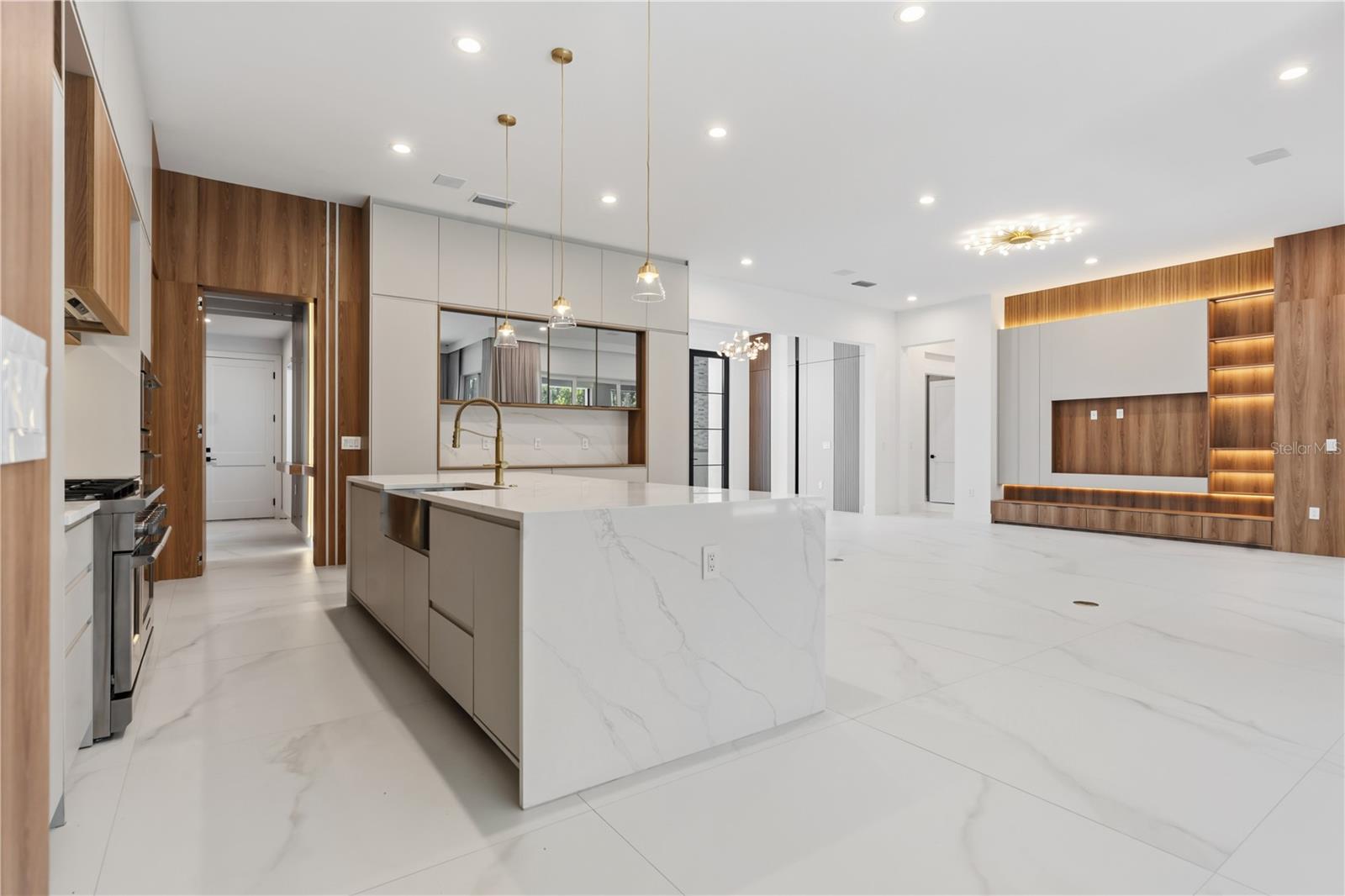 Image 5 of 95 For 15548 Pendio Drive