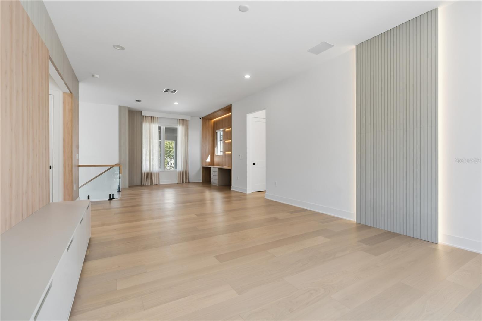 Image 52 of 95 For 15548 Pendio Drive