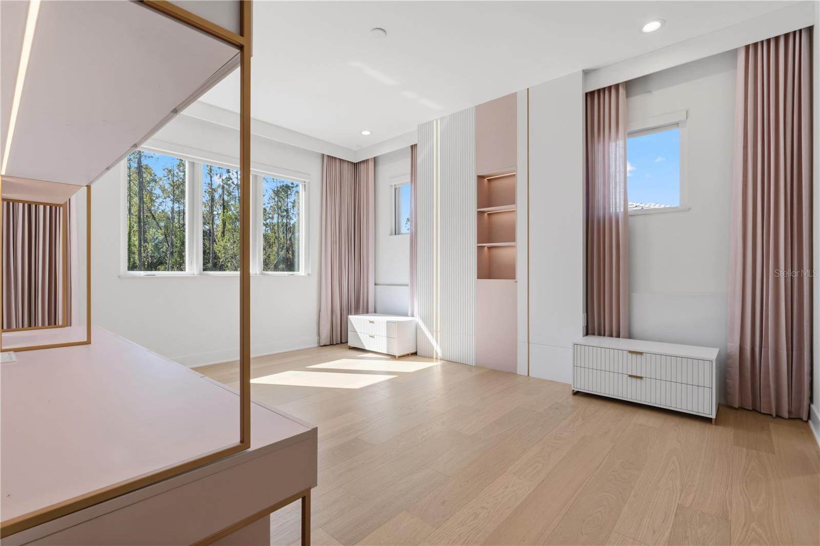 Image 57 of 95 For 15548 Pendio Drive