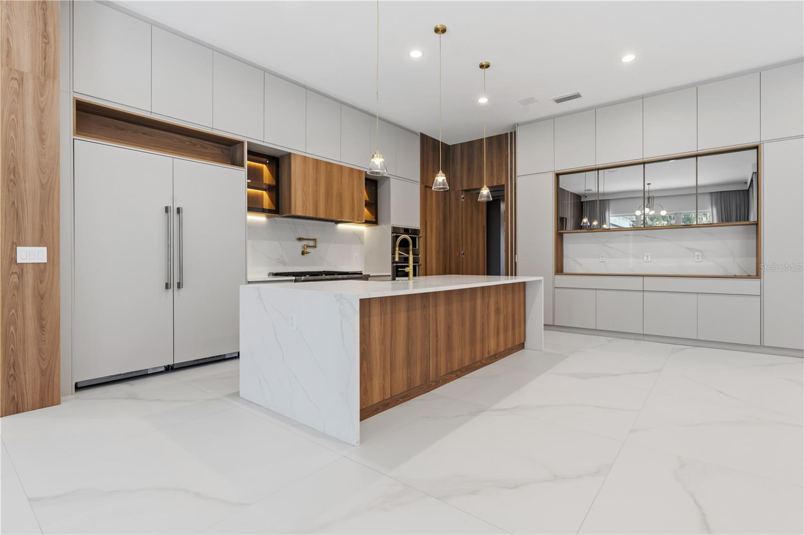 Image 6 of 95 For 15548 Pendio Drive