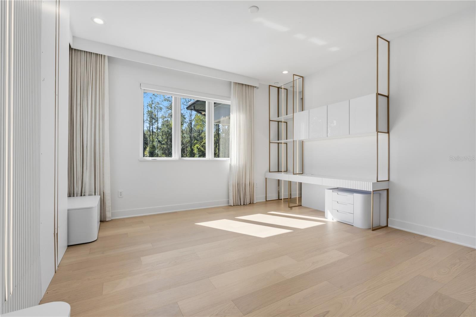 Image 62 of 95 For 15548 Pendio Drive