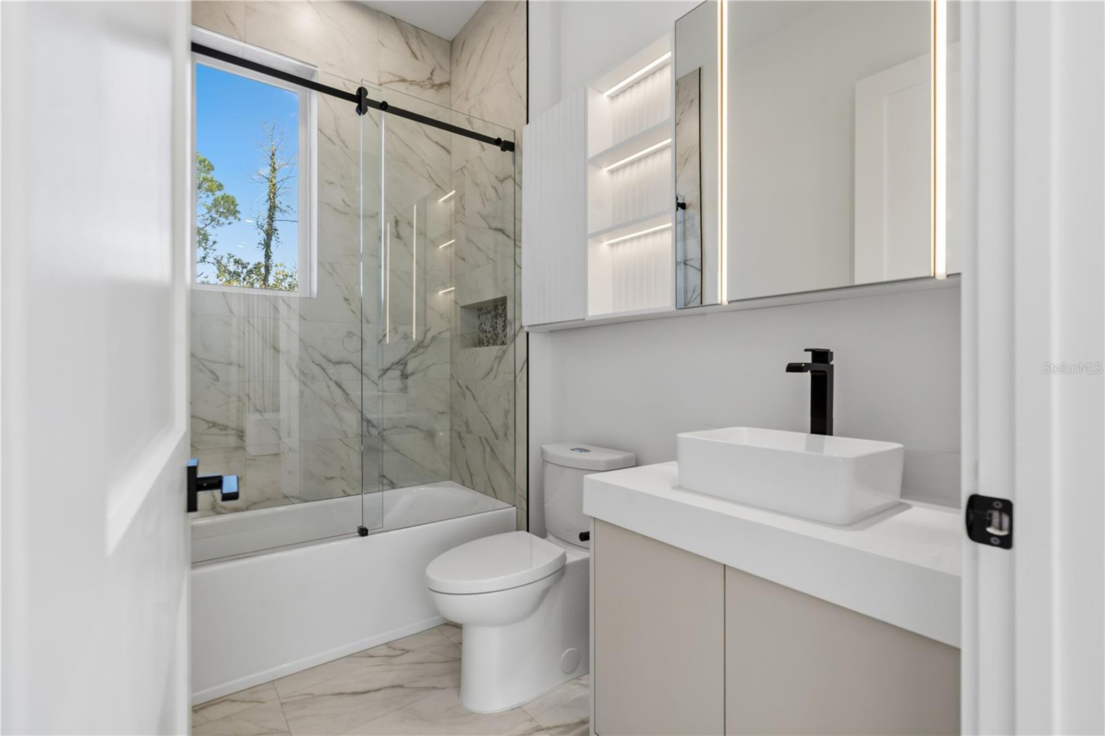 Image 63 of 95 For 15548 Pendio Drive