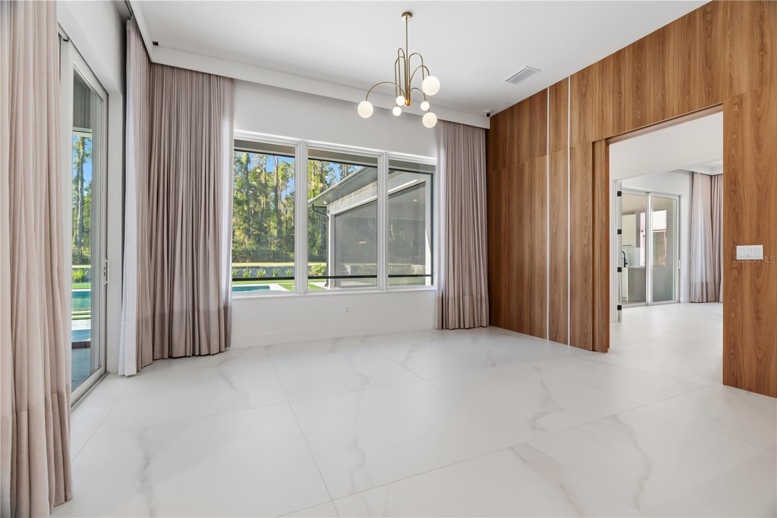 Image 8 of 95 For 15548 Pendio Drive