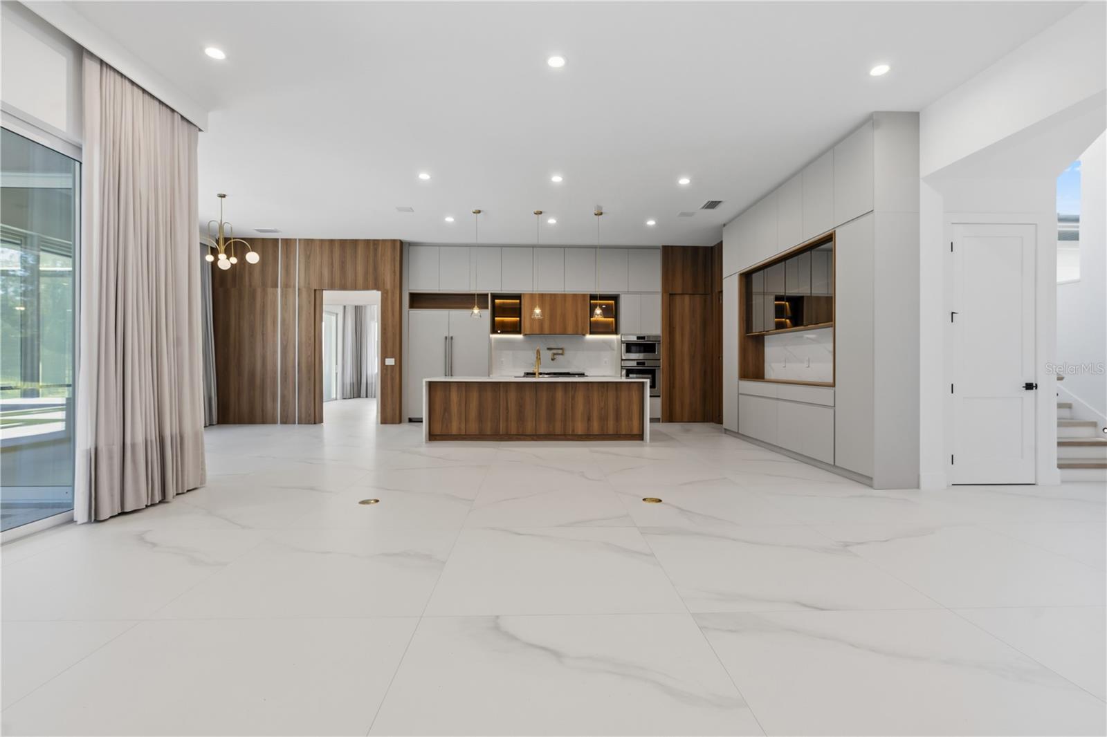 Image 9 of 95 For 15548 Pendio Drive