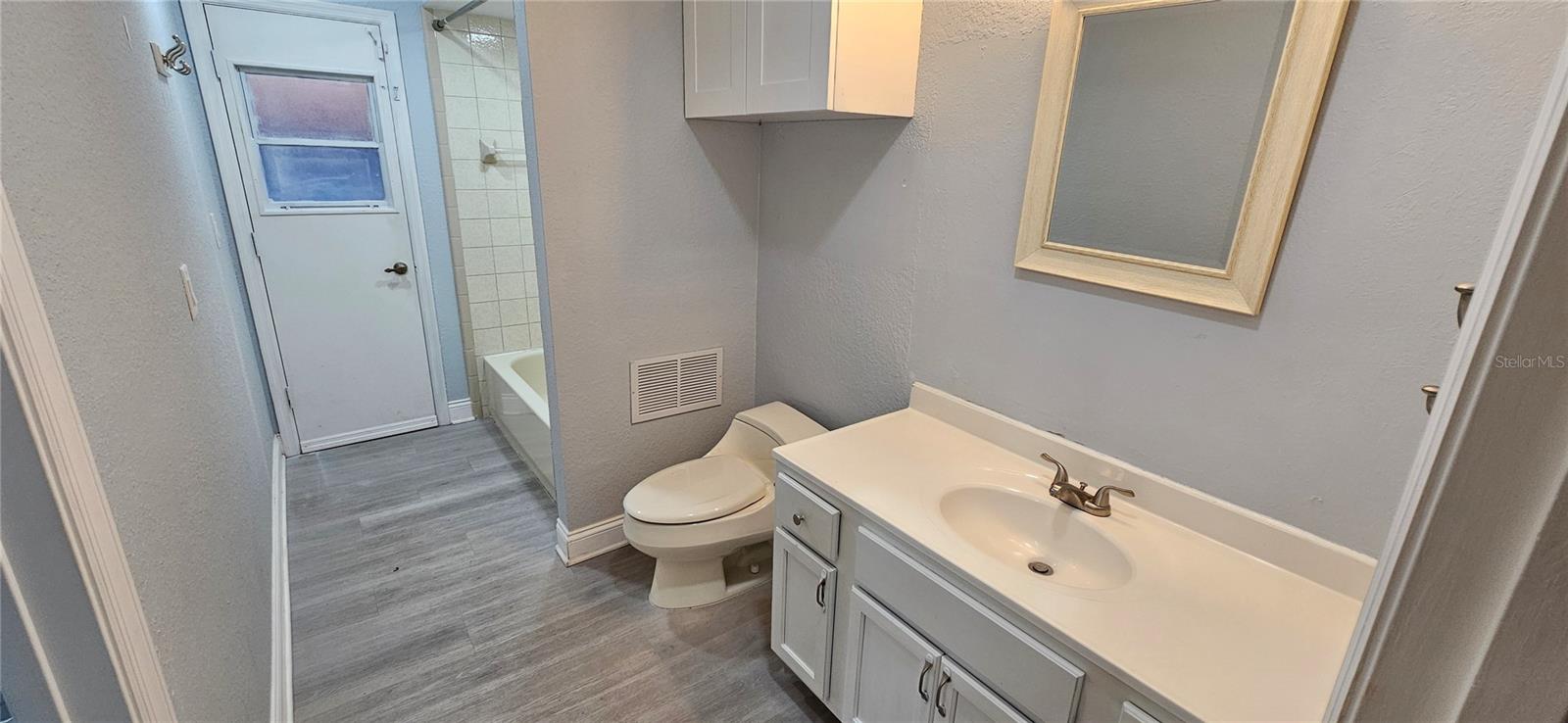 Image 10 of 14 For 5015 Nassau Circle 4