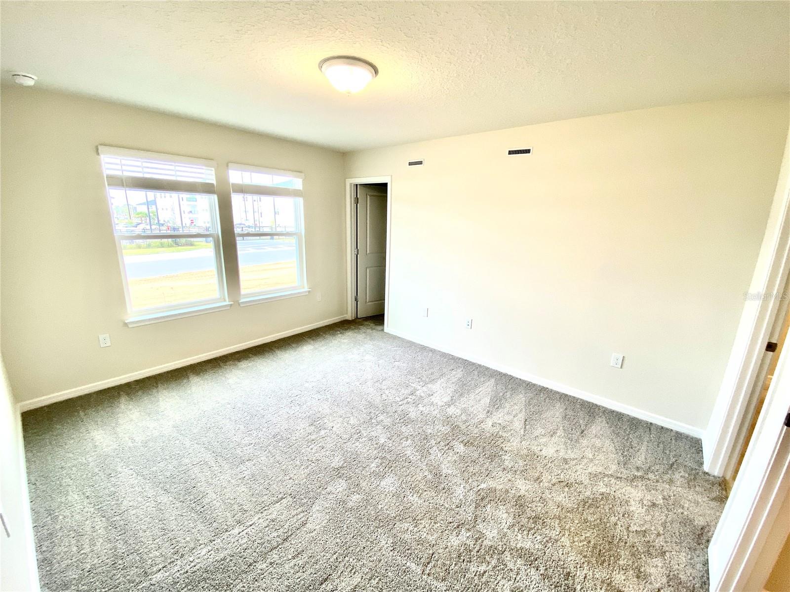 Image 13 of 21 For 2843 Stunning Avenue